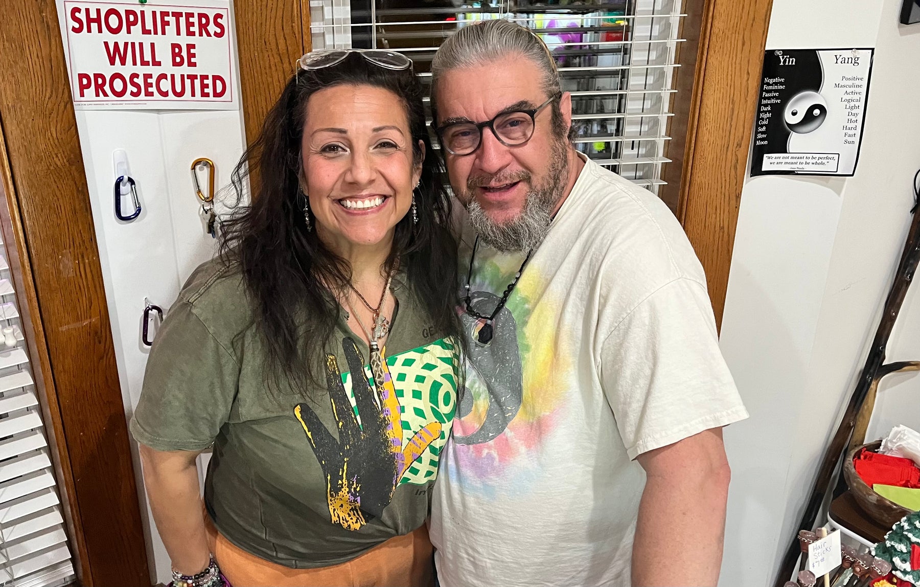 Jeff and Jessica selling crystals live