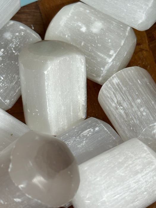 Crystal Kit - The Good Grades Kit featuring Lapis Lazuli, boosting focus and productivity.